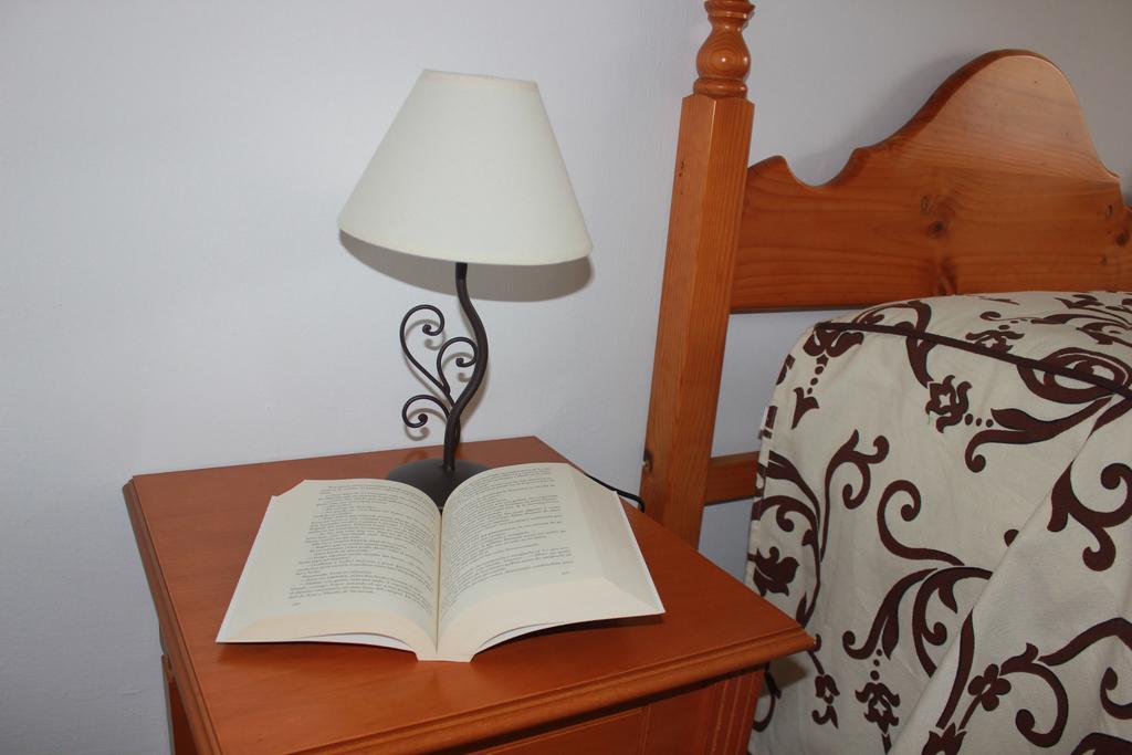 Hostal Algarrobena *